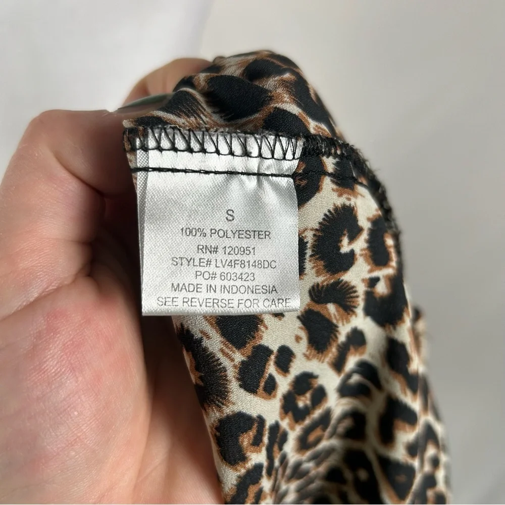 Olive & Oak Brown Leopard Print Long Sleeve Blouse Size Small - Picture 4 of 5